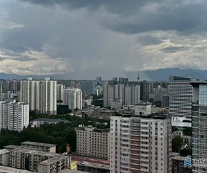 西安的局部降雨具象化了！各地的龙王各管各的！