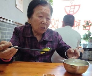 【感恩母亲节】回老家陪老娘吃饺子