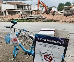 这龙尾坡高速公路上跨桥修得慢滴很么，2017年修到现在才刚刚开始拆迁
