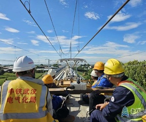 西延鐵路首段接觸網(wǎng)冷滑試驗正式啟動