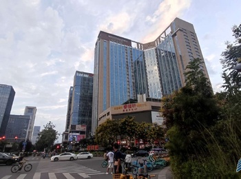 傍晚，高新区科技路唐延路风光