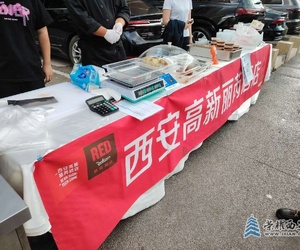 把大酒店的大廚逼到大街上了，唉