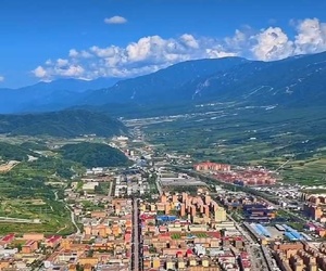 翠矶山顶远眺太白县城