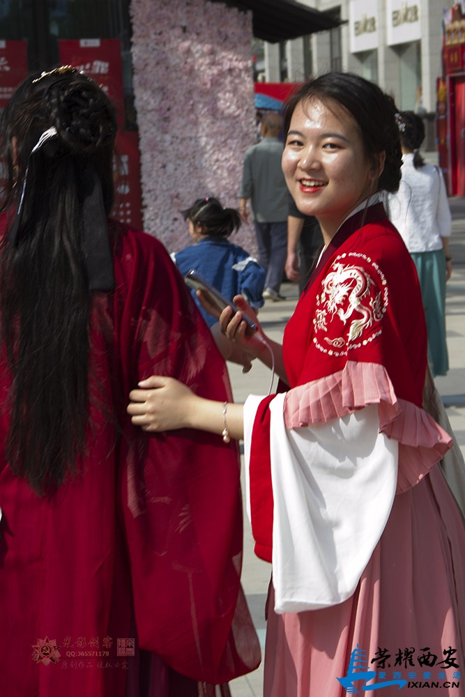20190407华服日的大唐不夜城步行街-11.jpg