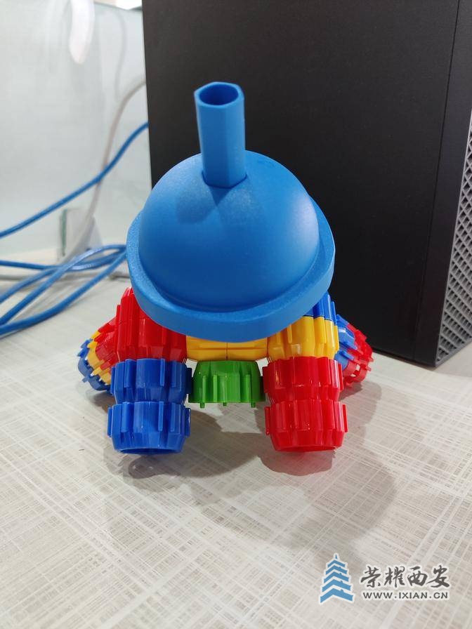 小瓶盖拼装积木乐高类拼装作品交通工具优秀作品榫卯积木盖子小瓶盖积木益智机器狗.jpg