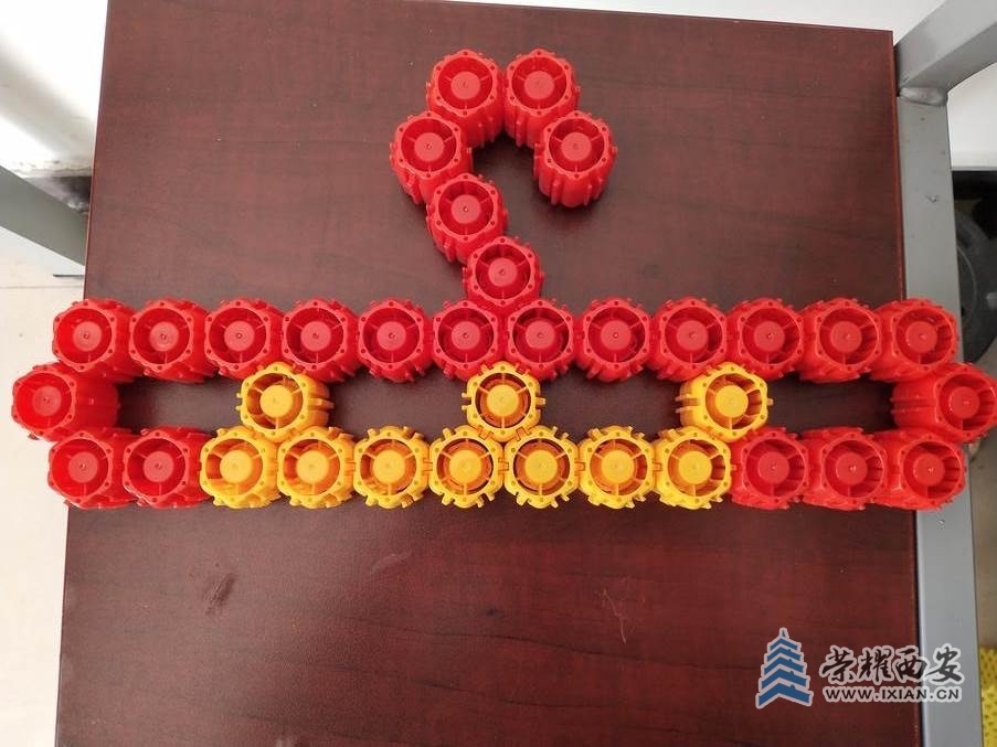 小瓶盖拼装积木乐高类拼装作品交通工具优秀作品榫卯积木盖子小瓶盖积木根正苗红点赞.jpg