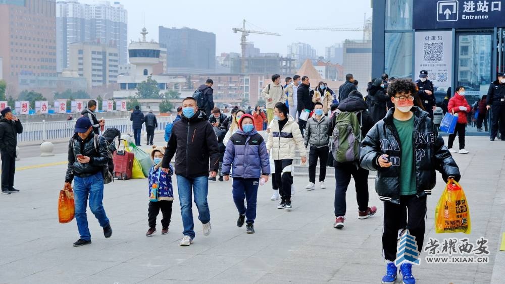 秦岭火车站 严建设16.JPG