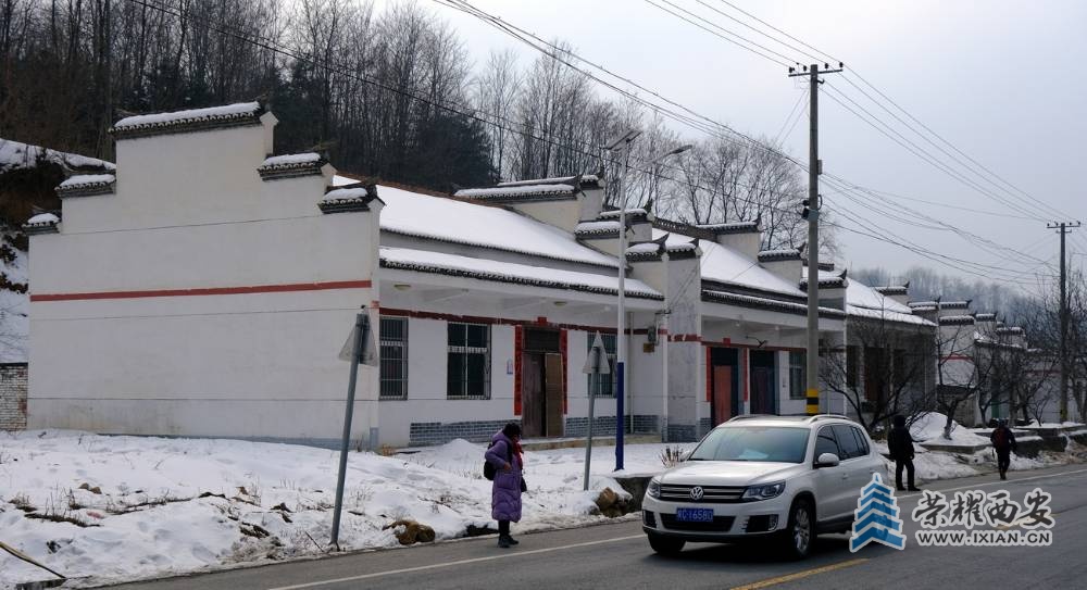 秦岭火车站 严建设60.JPG