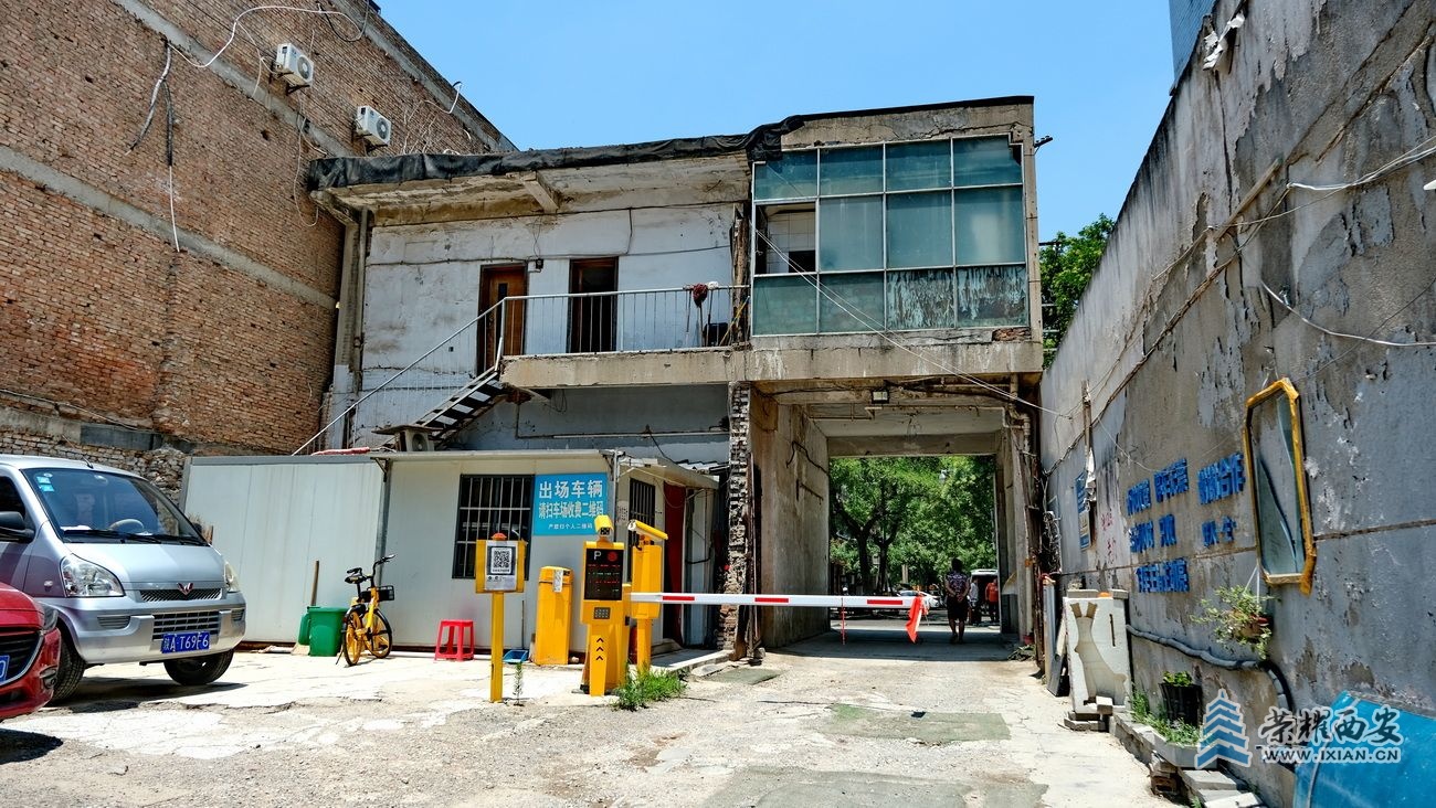 西安老街 严建设02.JPG