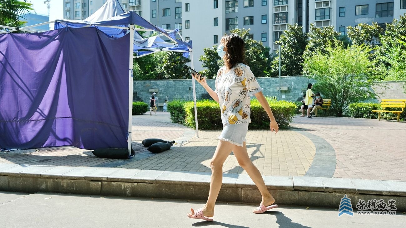 做核酸 严建设16.JPG