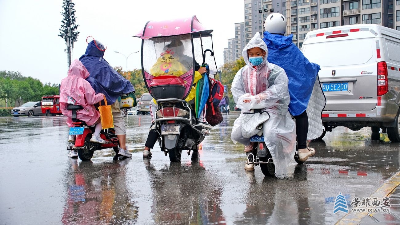 -西安雨景 严建设8.JPG