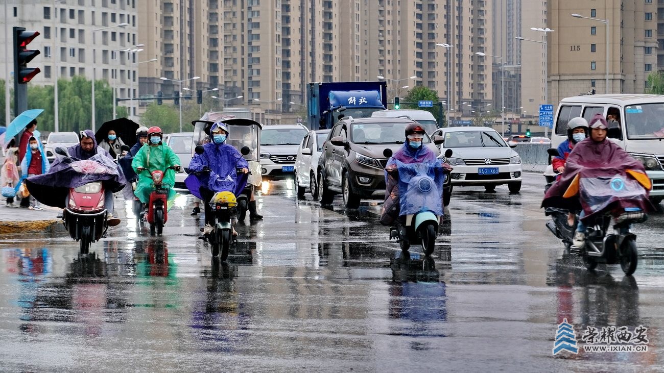 -西安雨景 严建设19.JPG