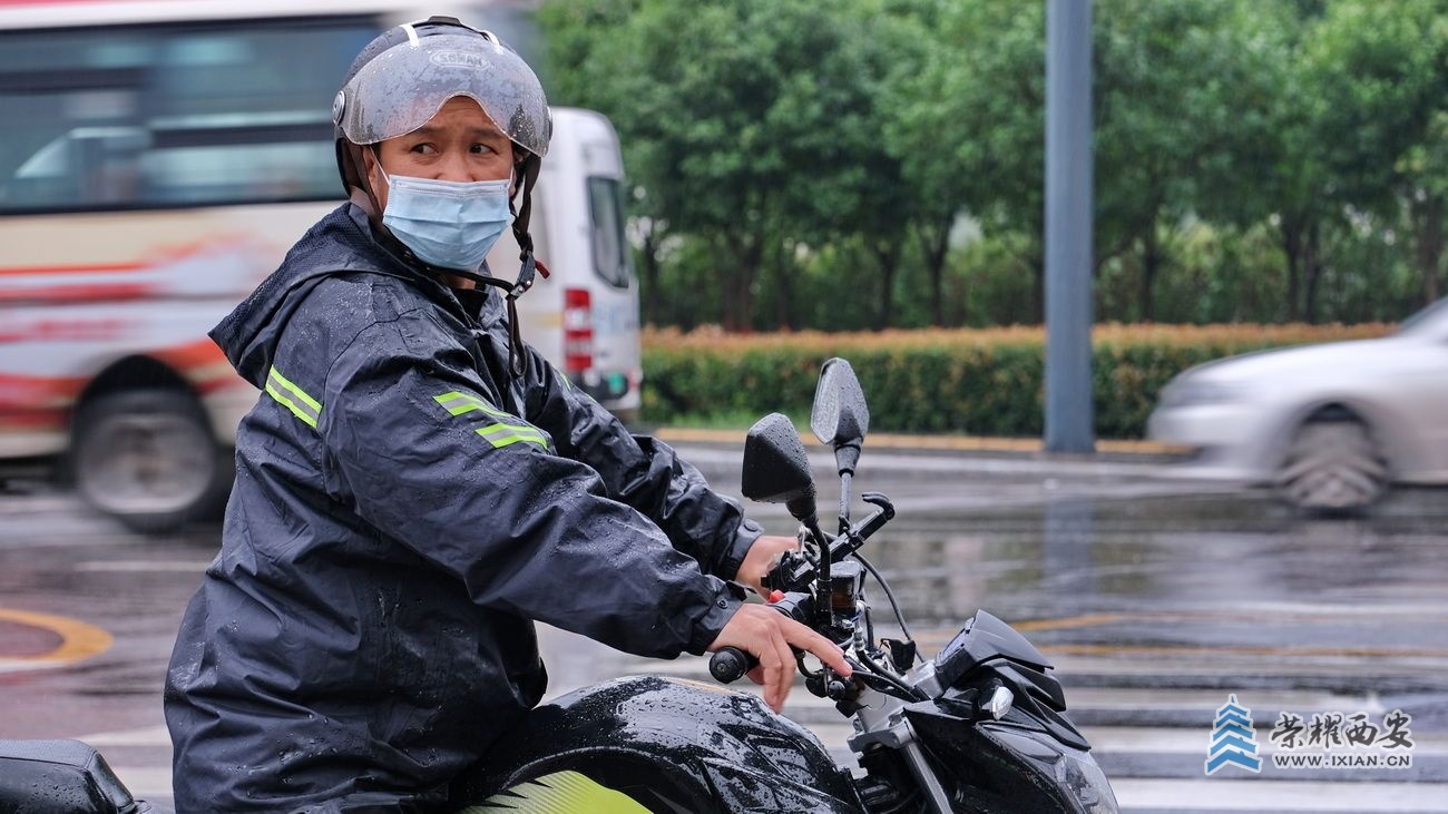 -西安雨景 严建设33.JPG