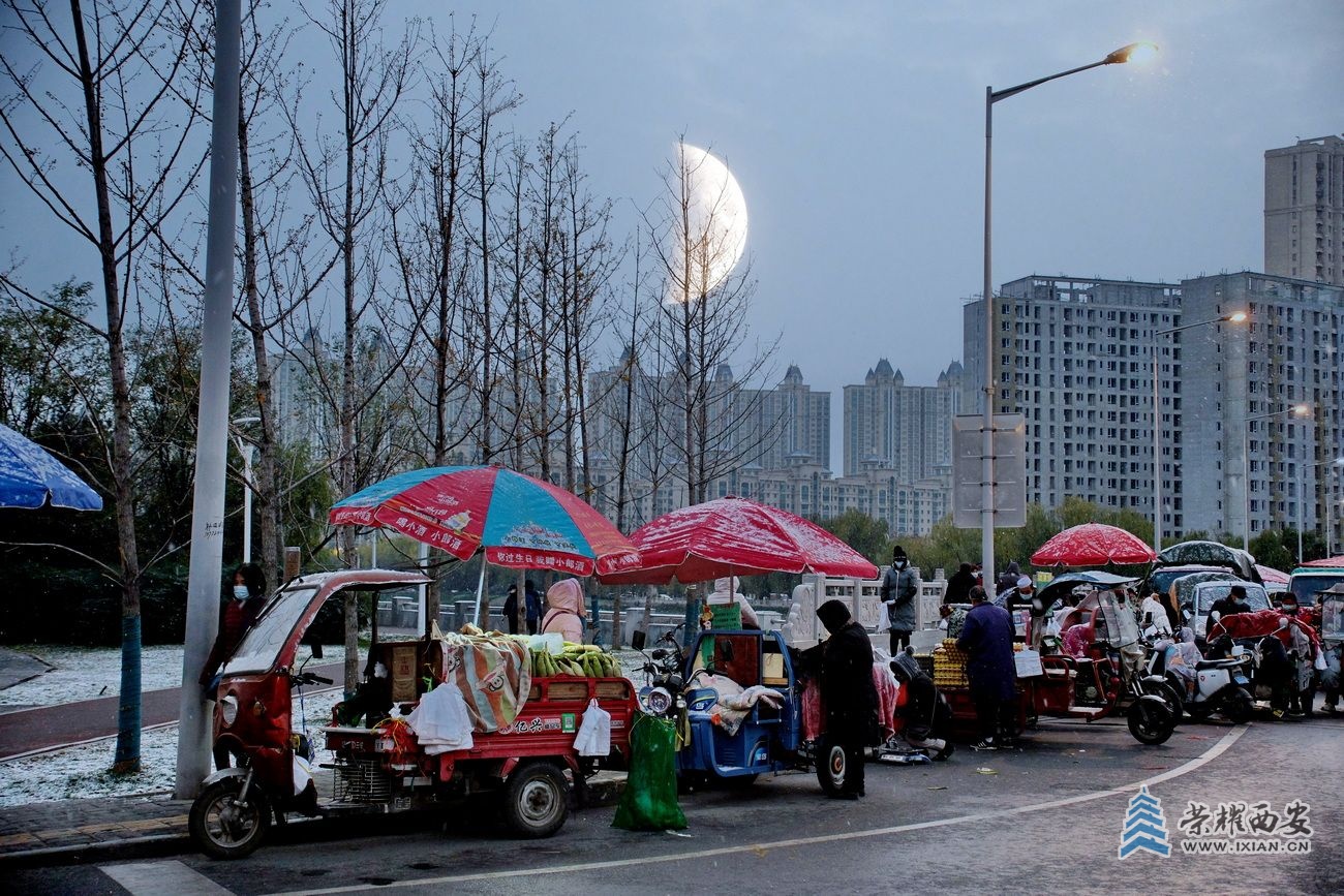 摊贩 严建设10.JPG