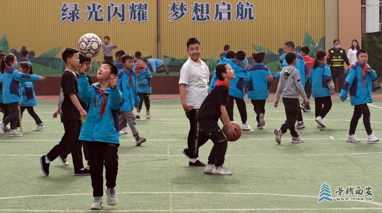 -三里镇中心学校012.JPG