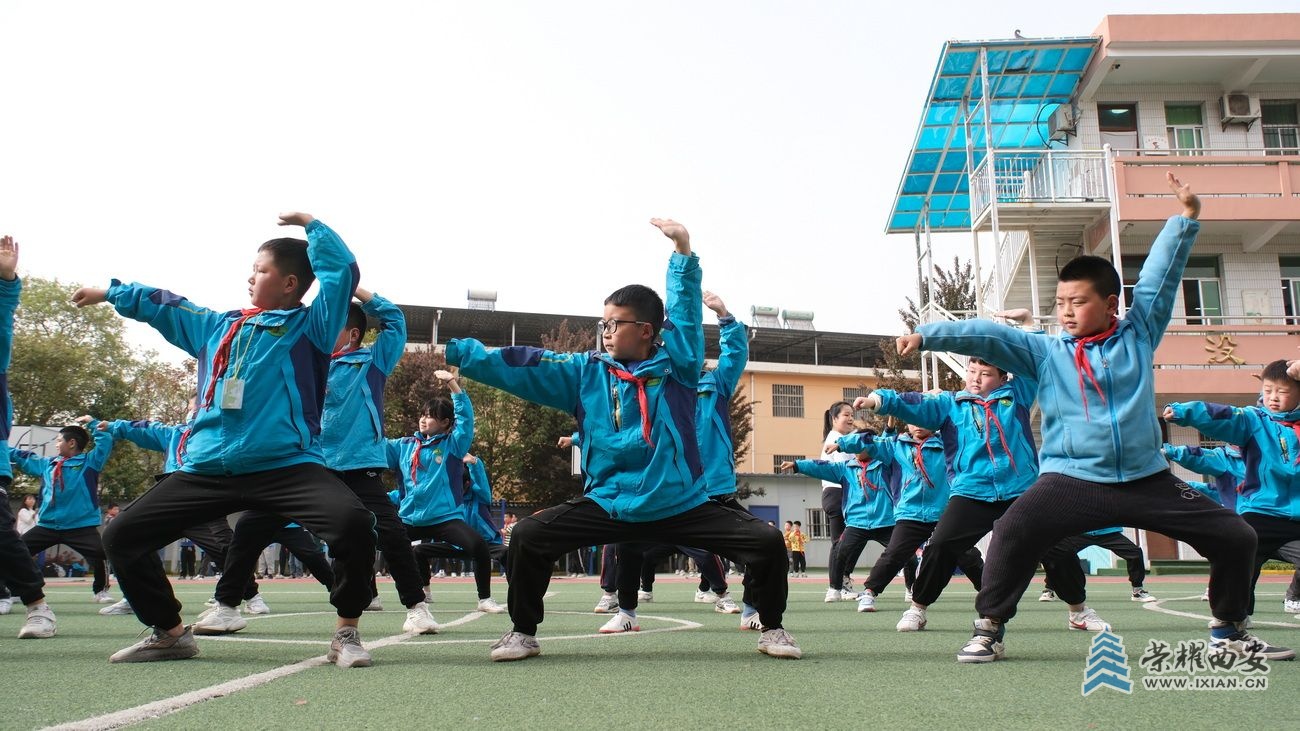 -三里镇中心学校023.JPG
