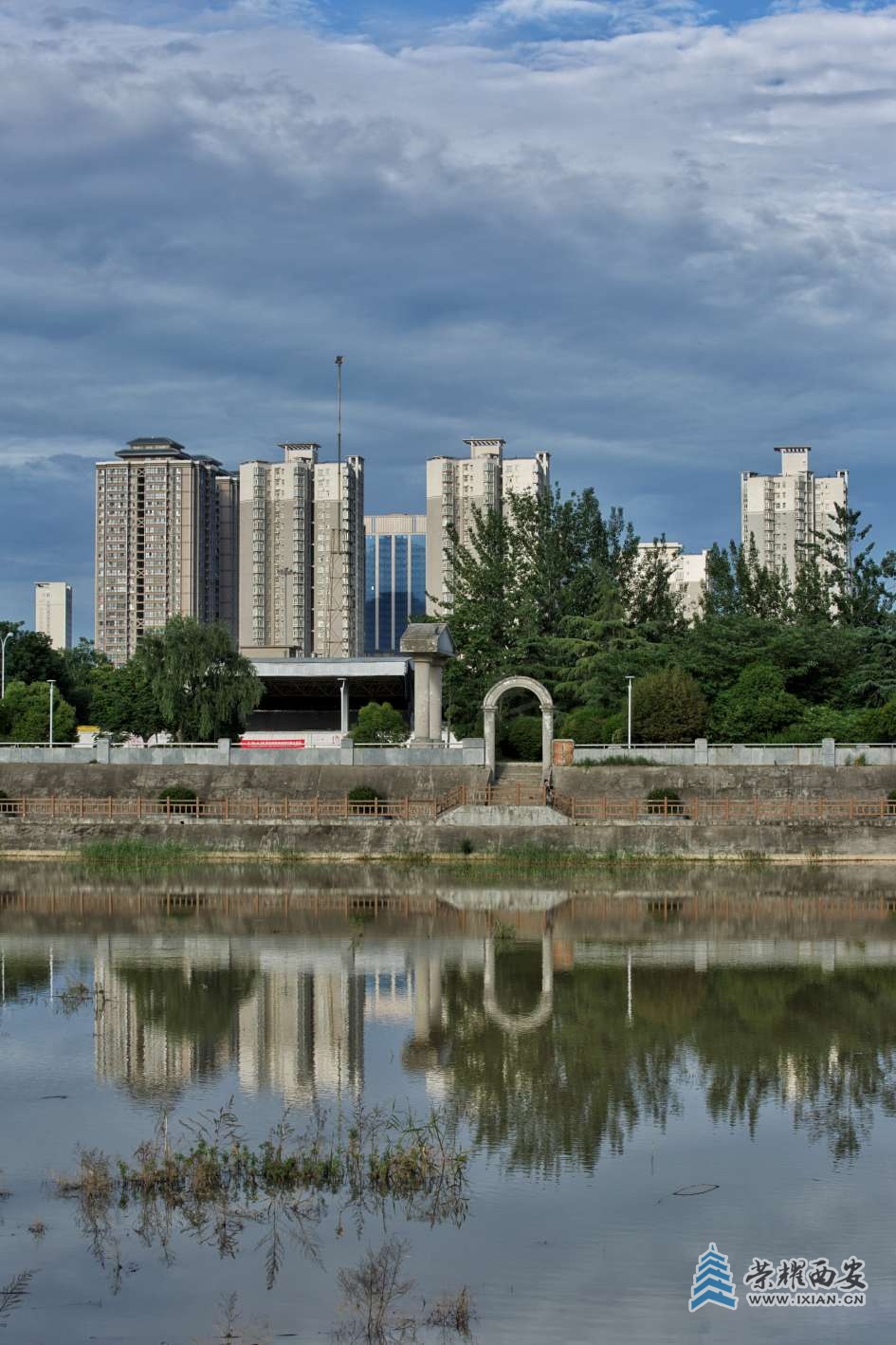 20230525212641front2_0_627177_Ft0ZastPs-I1YWe5xhNdKhUR1Fgd.jpg