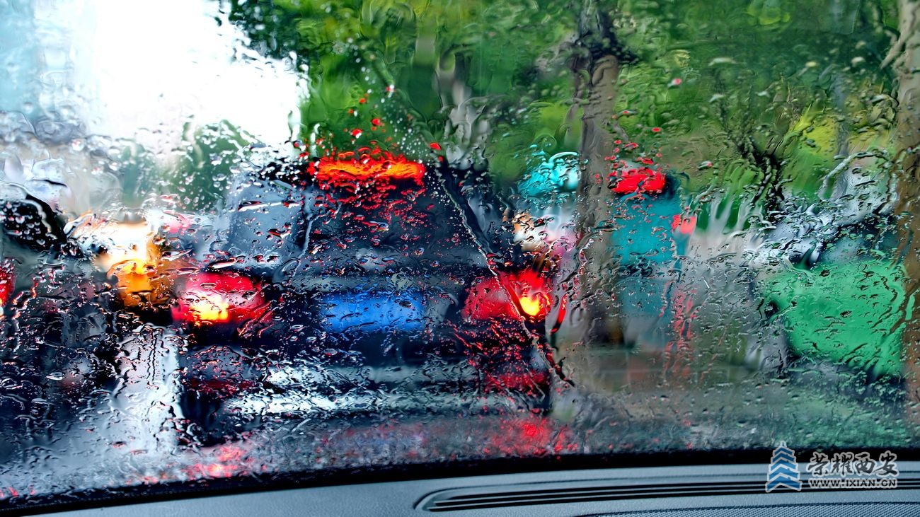 西安雨景001.JPG