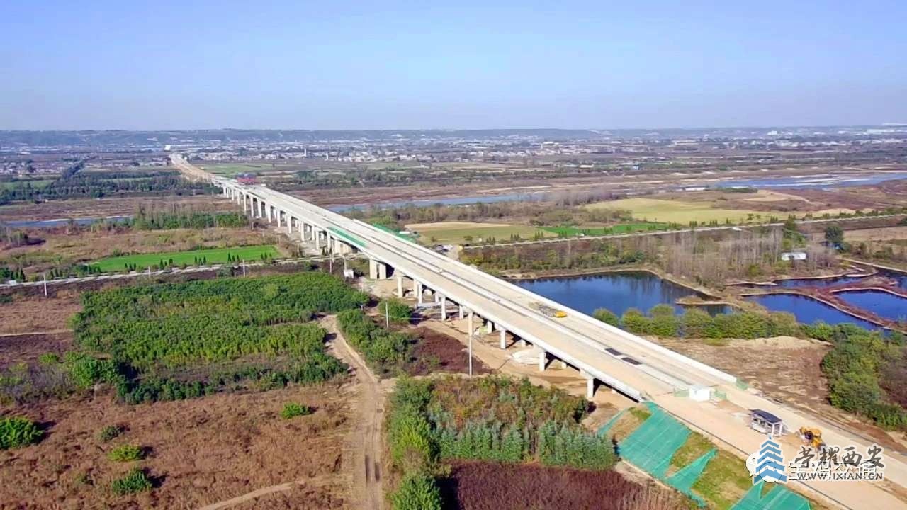 眉太高速公路渭河特大桥双幅贯通 预计明年八月建成通车