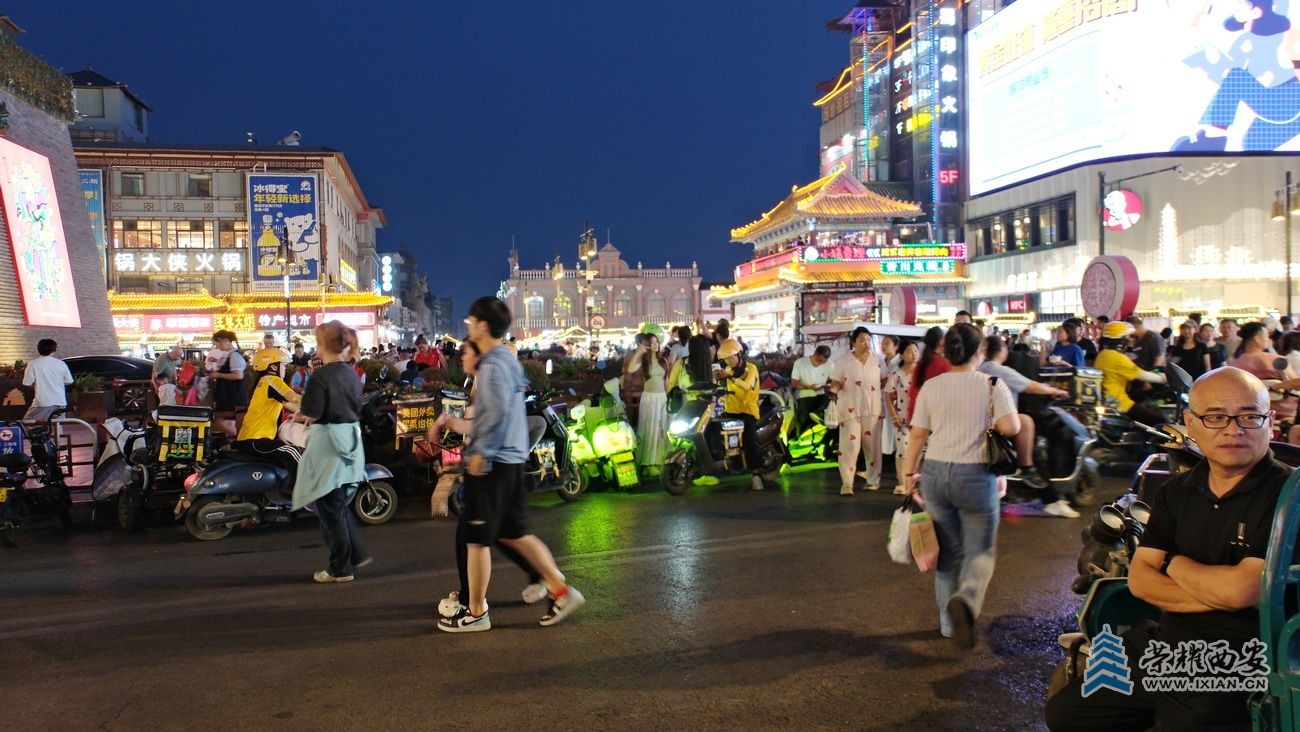 开封鼓楼夜市026.JPG