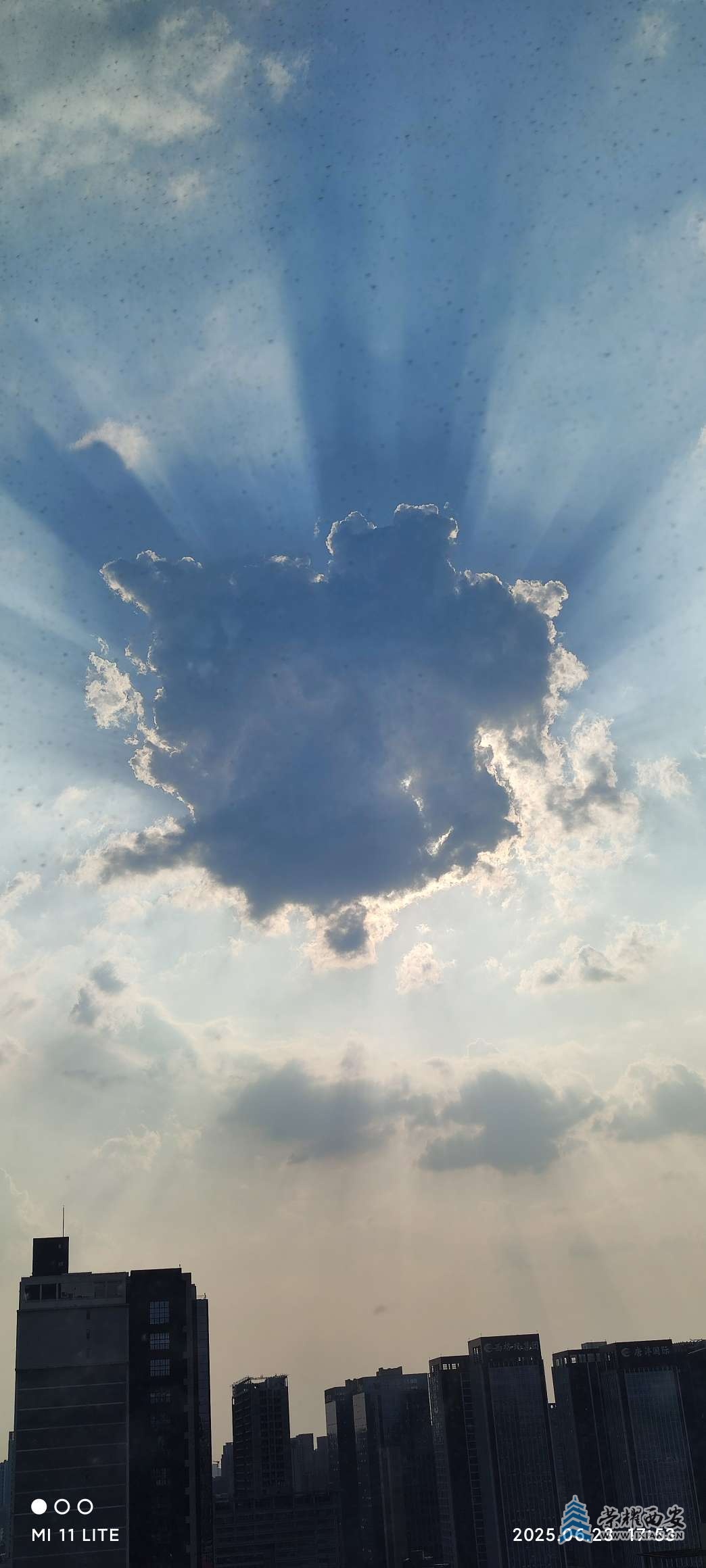 20250623175644front2_0_641246_FsId6--kvM_SCkGt4PGvj30xAIEm.jpg