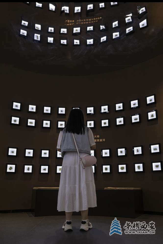 20250901165530front2_0_641165_FqBPvlrjAagTOXUqRCku04dIJBgR.jpg