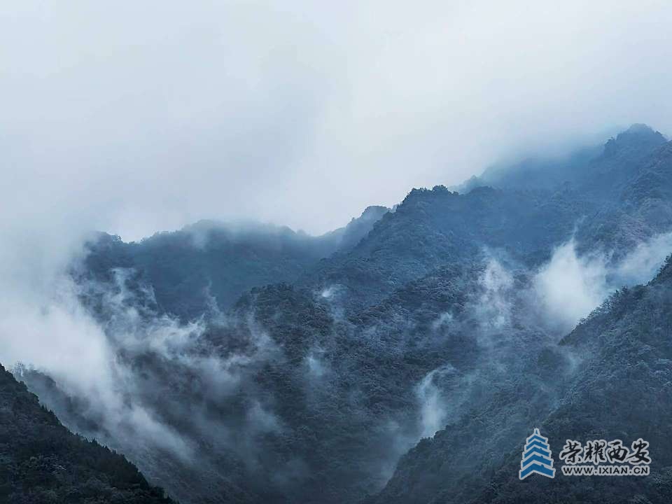 雨后的秦岭