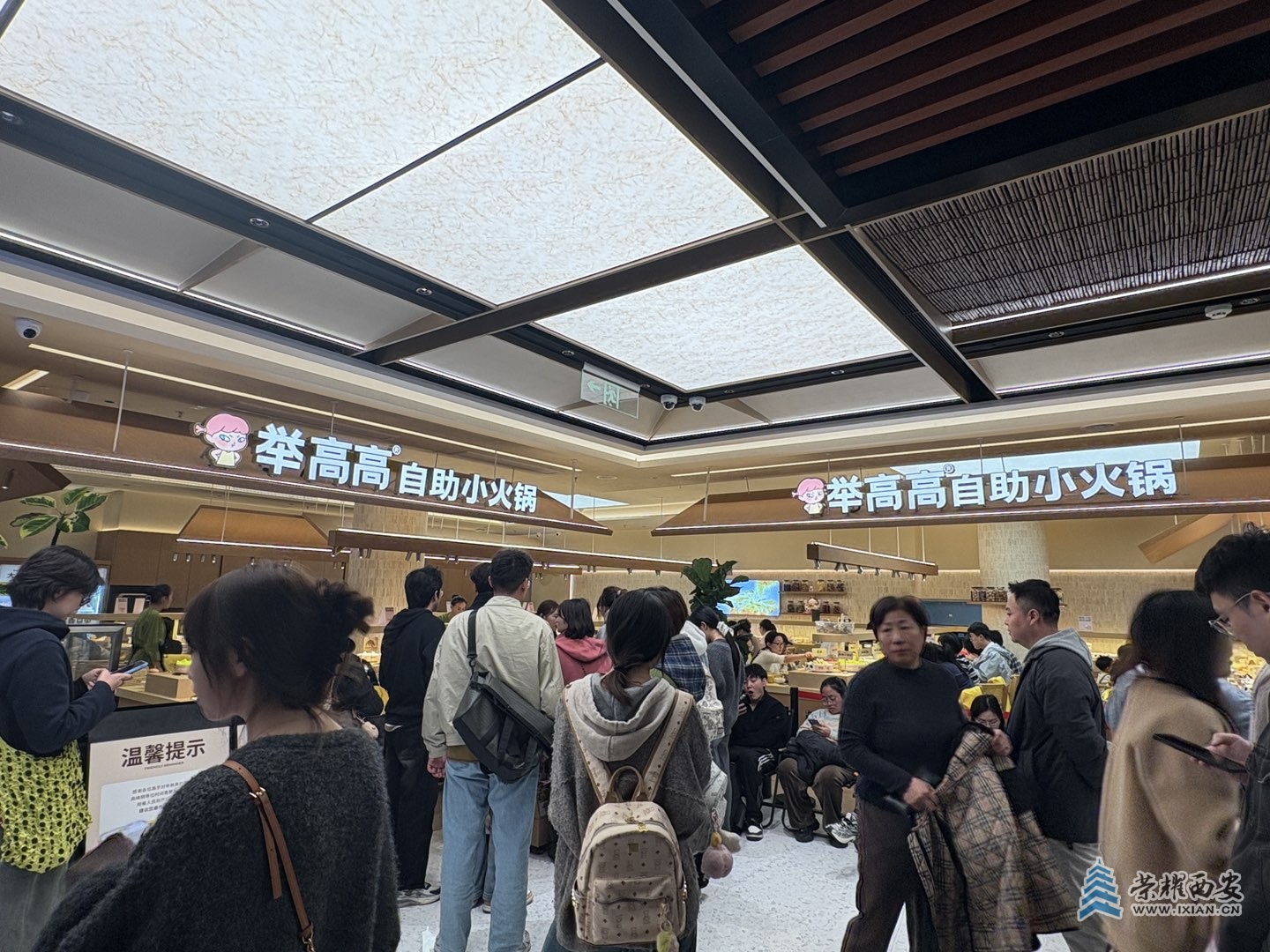 好家伙工作日赛格居然还有这么多人